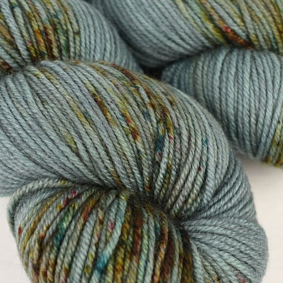 Dyed By Delz Twist DK Yarn 2 Skeins SW Merino Wool Hand-Dyed Vincent in Atlantis - Picture 2 of 3